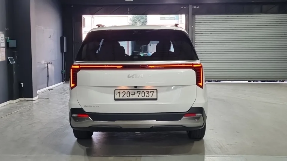 Kia Carnival 9 2024 — thumbnail 4