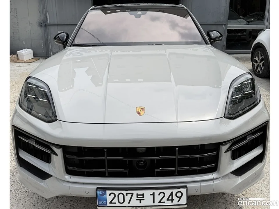 Porsche Cayenne 4.0 GTS 2025 — photo 1, buy with delivery to Moscow
