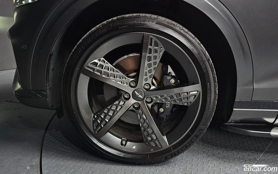 Genesis GV70 2.5T 2WD 2023 — thumbnail 2