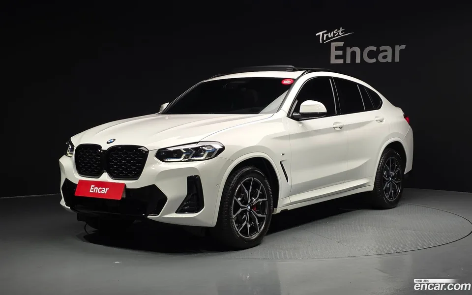 BMW X4 xDrive20i M 2022 — photo 1, buy with delivery to Moscow