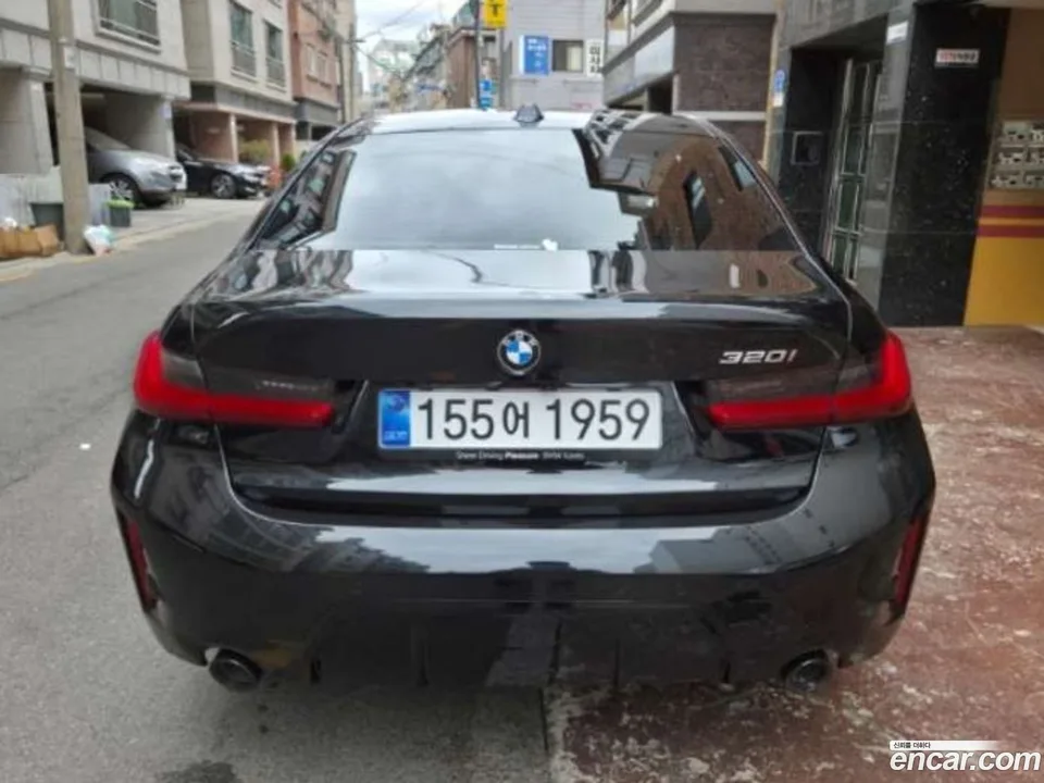 BMW 3 Series 320i M 2026 — thumbnail 4