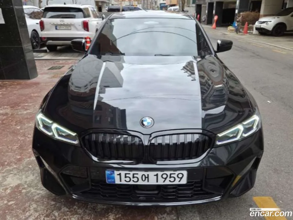 BMW 3 Series 320i M 2026 — photo 1, buy with delivery to Moscow
