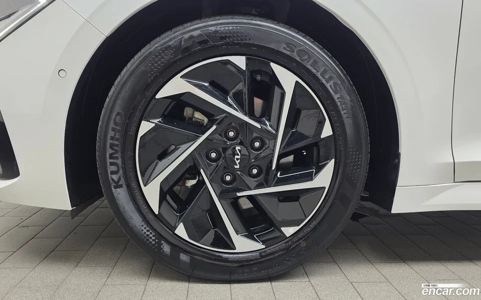 Kia K5 Hybrid 2024 — thumbnail 5