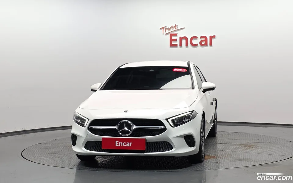 Mercedes-Benz A-Class A220 2022 — thumbnail 3