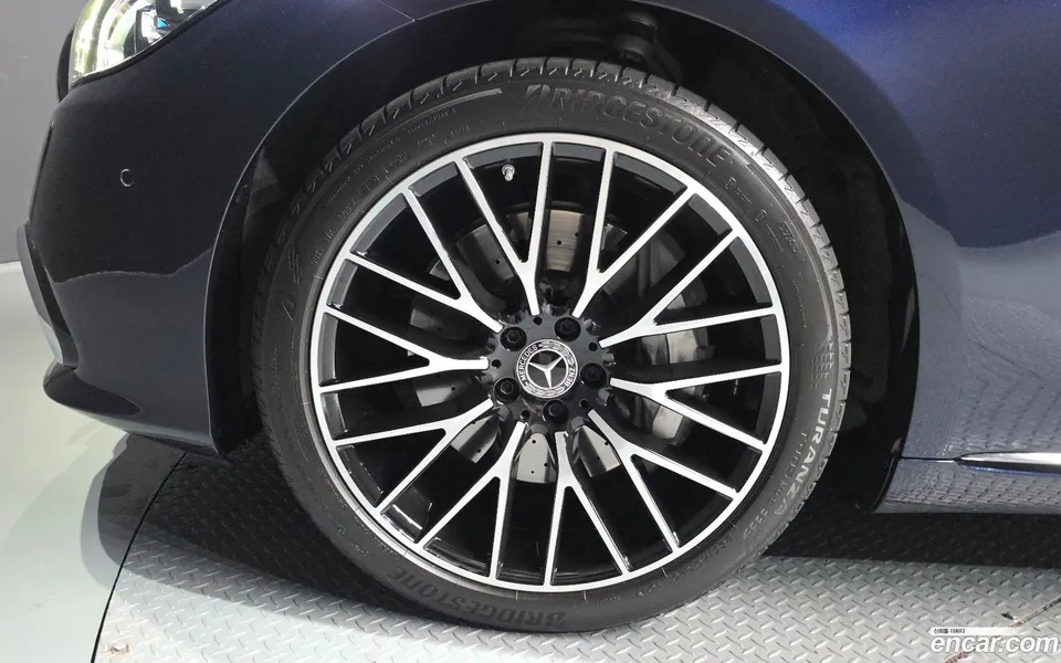 Mercedes-Benz S-Class S580L 4MATIC 2023 — thumbnail 2
