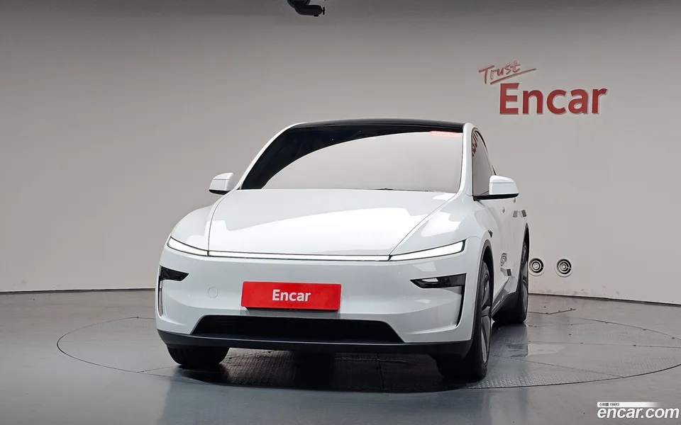 Tesla Model Y RWD 2025 — thumbnail 3