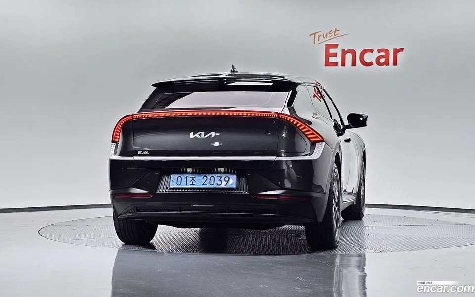 Kia EV6 2023 — thumbnail 4