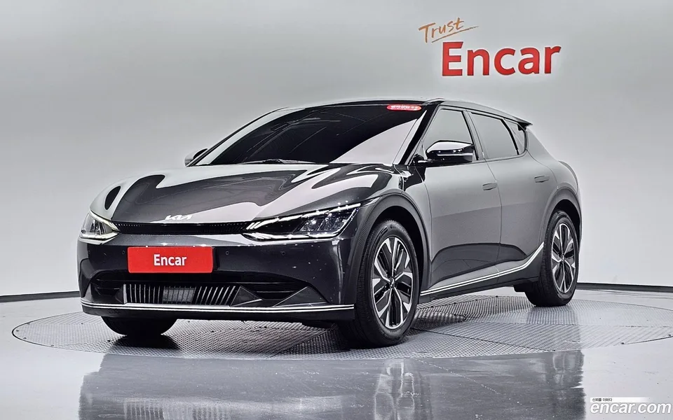Kia EV6 2023 — photo 1, buy with delivery to Moscow