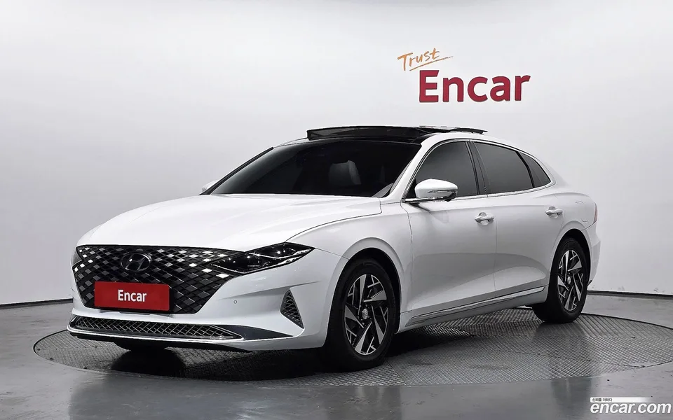 Hyundai Grandeur IG Hybrid 2022 — photo 1, buy with delivery to Moscow