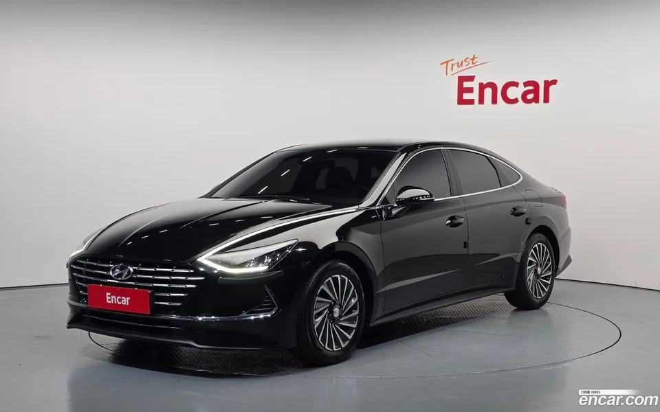 Hyundai Sonata Hybrid 2022 — photo 1, buy with delivery to Moscow