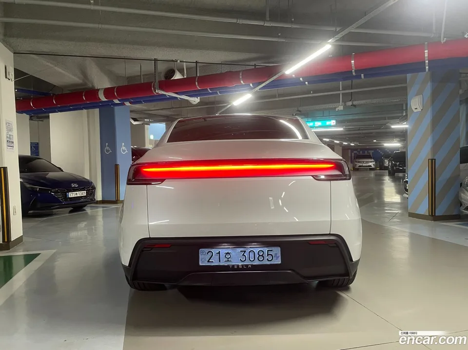 Tesla Model Y RWD 2026 — thumbnail 4