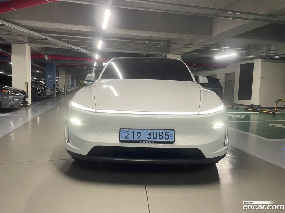 Tesla Model Y RWD 2026 — thumbnail 5