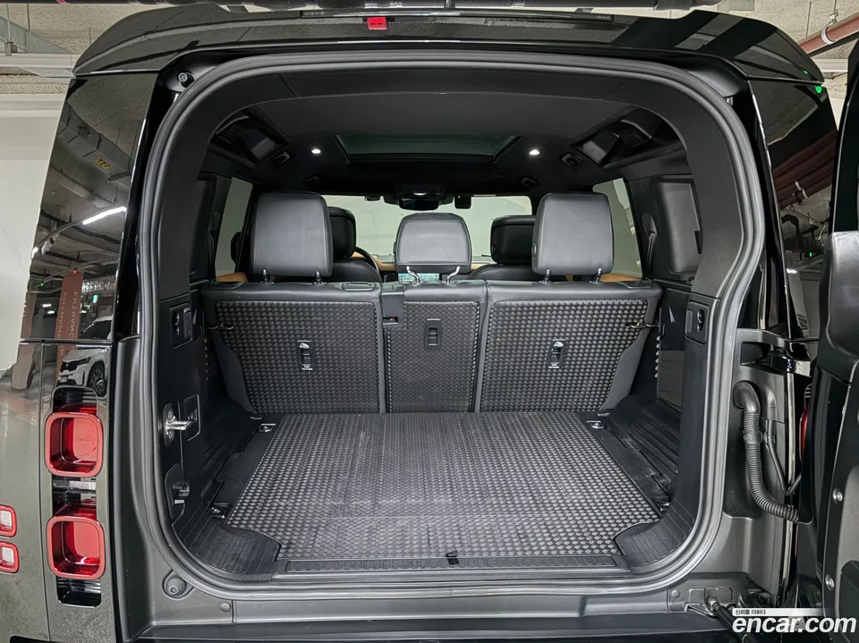 Land Rover Defender 110 P300 X- SE 2024 — thumbnail 5