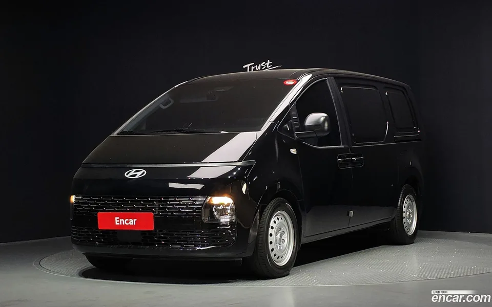Hyundai Staria 3 2025 — фото 1, купить с доставкой в Москву