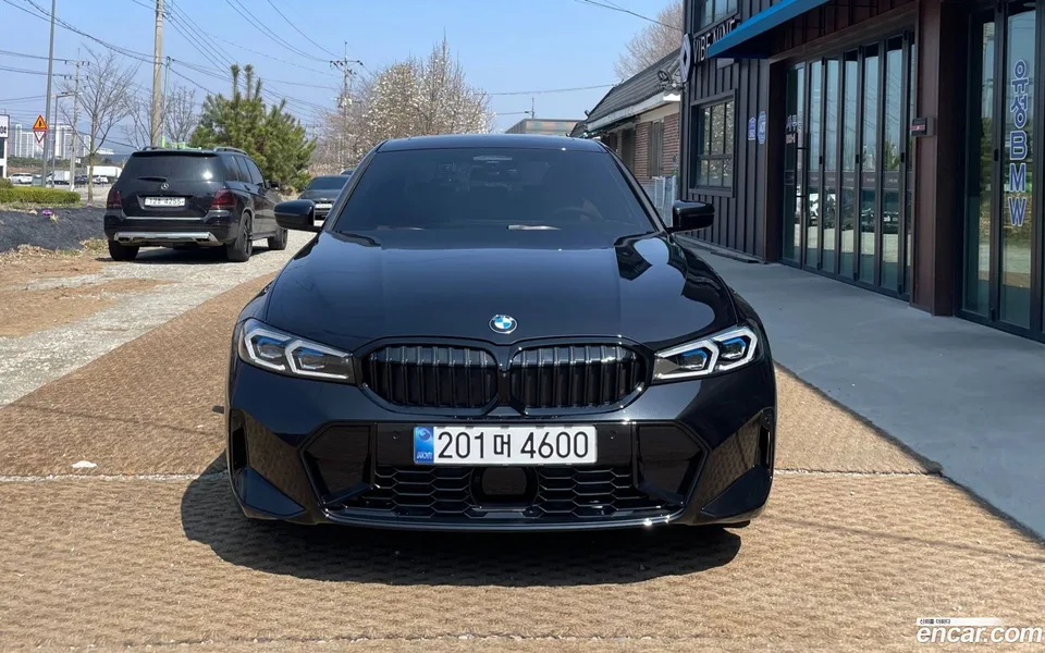 BMW 3 Series 320i M 2026 — thumbnail 3