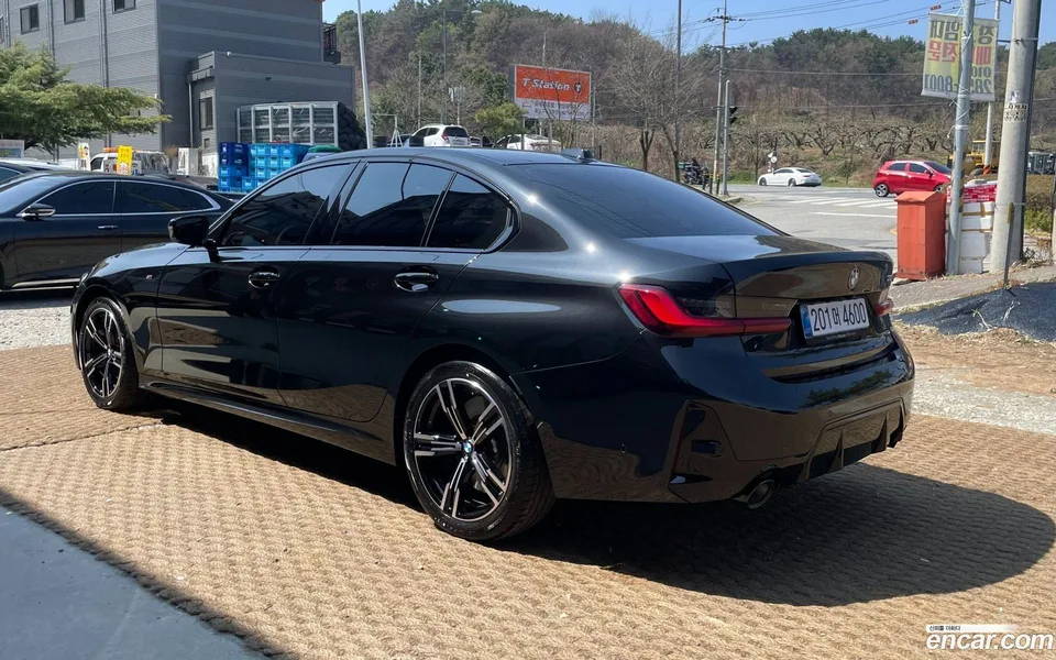 BMW 3 Series 320i M 2026 — thumbnail 4
