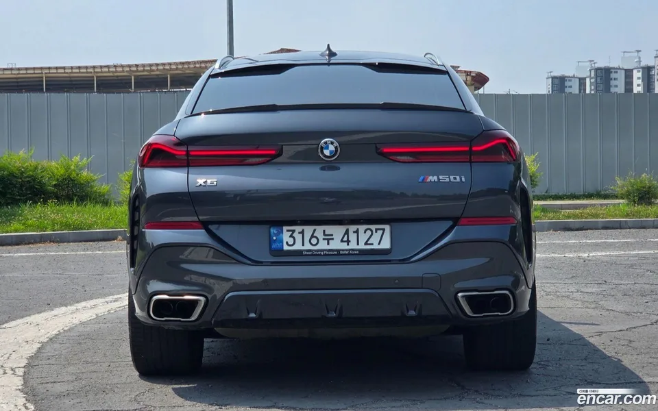 BMW X6 M50i 2022 — thumbnail 4