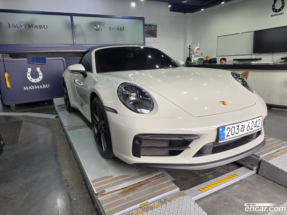Porsche 911 (992) 4 GTS 2023 — photo 1, buy with delivery to Moscow