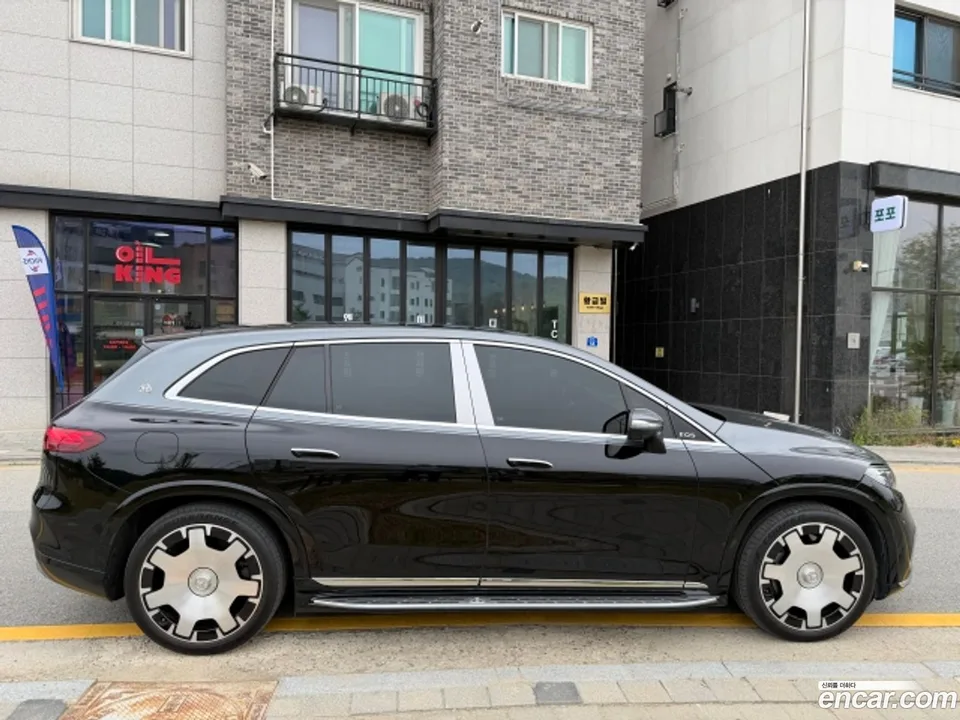 Mercedes-Benz EQS SUV EQS680 4MATIC 2024 — thumbnail 4