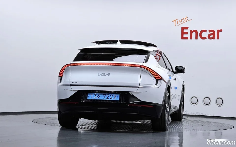 Kia EV6 2023 — thumbnail 4