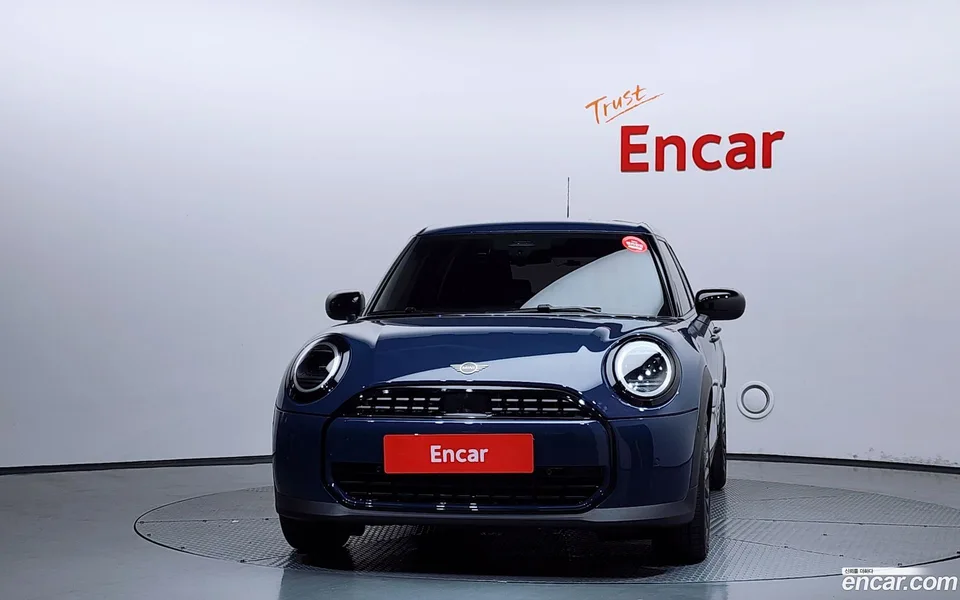 MINI Cooper C 5 2025 — thumbnail 3