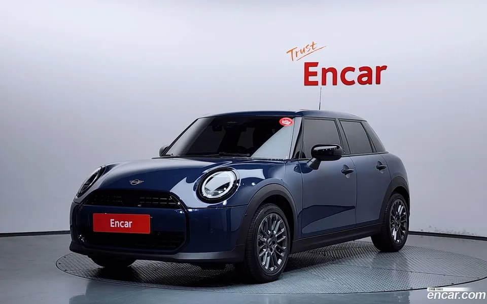 MINI Cooper C 5 2025 — photo 1, buy with delivery to Moscow