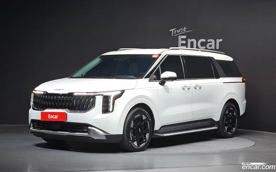 Kia Carnival HEV 7 2025 — photo 1, buy with delivery to Moscow