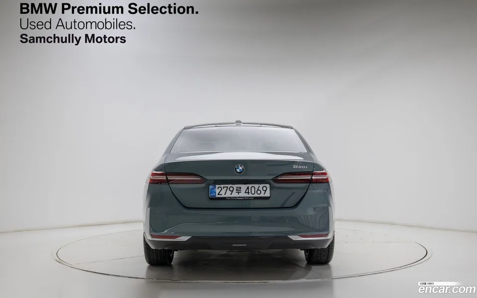 BMW 5 Series 520i 2025 — thumbnail 3