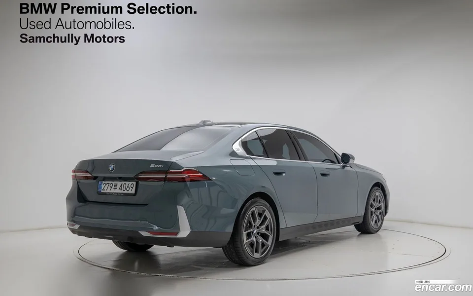 BMW 5 Series 520i 2025 — thumbnail 4