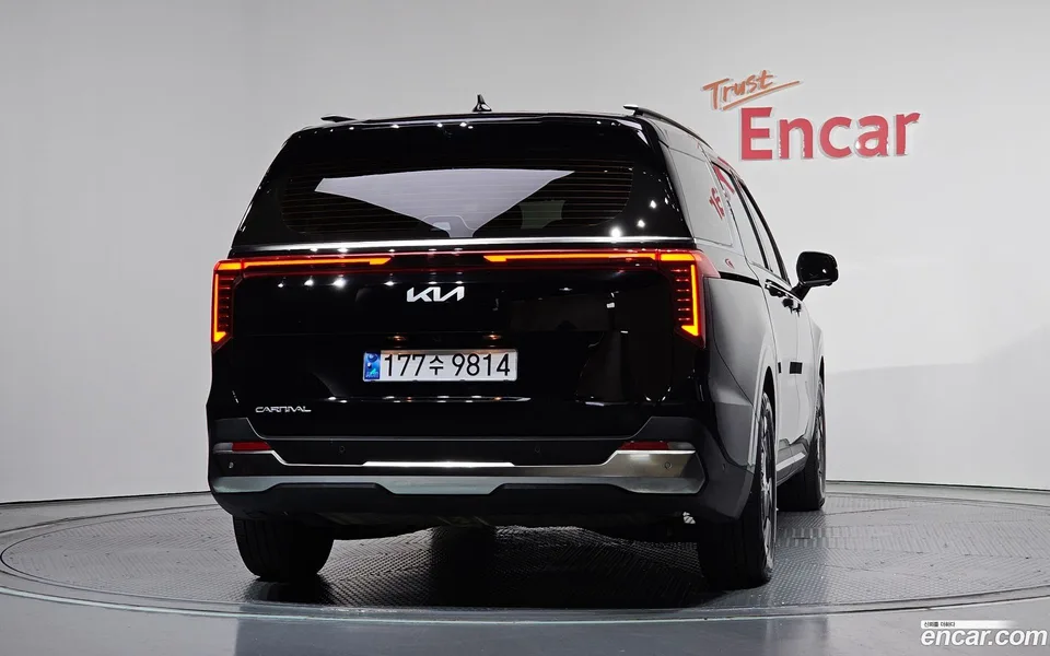 Kia Carnival 9 2024 — thumbnail 4