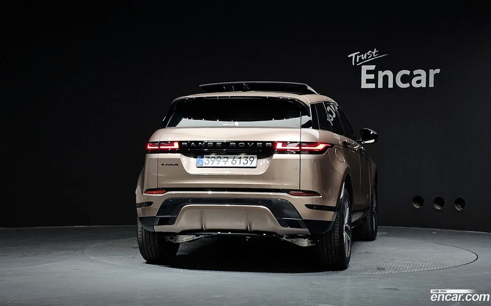 Land Rover Range Rover Evoque P250 SE 2026 — thumbnail 4