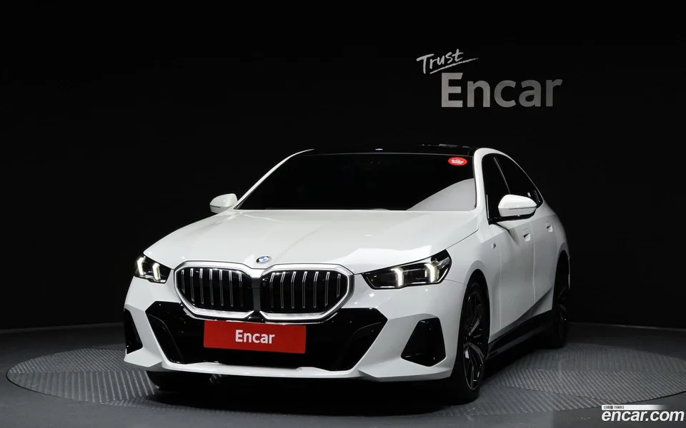 BMW 5 Series 530i xDrive M 2024 — thumbnail 3