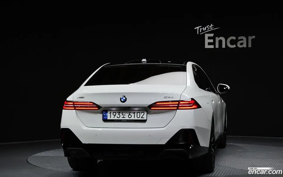 BMW 5 Series 530i xDrive M 2024 — thumbnail 4