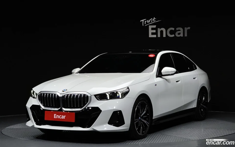 BMW 5 Series 530i xDrive M 2024 — photo 1, buy with delivery to Moscow