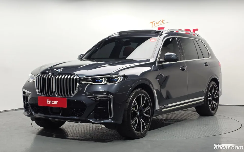 BMW X7 xDrive 40i M 6 2022 — photo 1, buy with delivery to Moscow