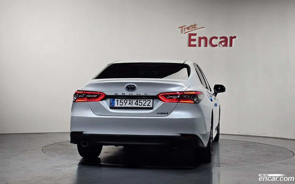 Toyota Camry 2.5 XLE 2024 — thumbnail 4