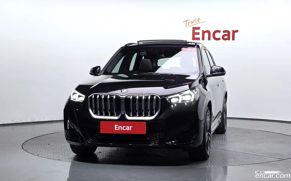 BMW X1 xDrive 20i M 2025 — thumbnail 3