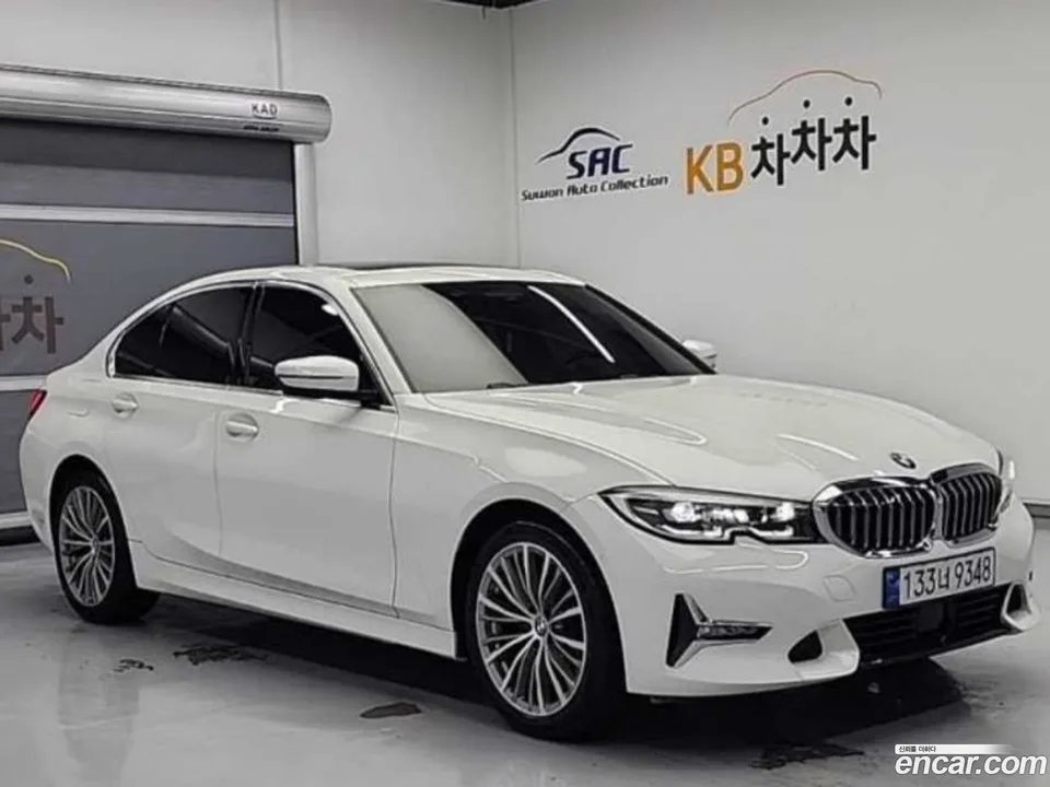 BMW 3 Series 320i 2022 — thumbnail 4