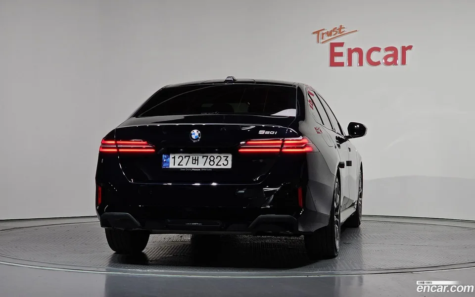 BMW 5 Series 520i M 2024 — миниатюра 4