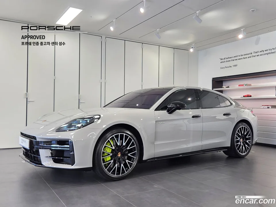 Porsche Panamera (976) 2.9 AWD E- 2025 — photo 1, buy with delivery to Moscow