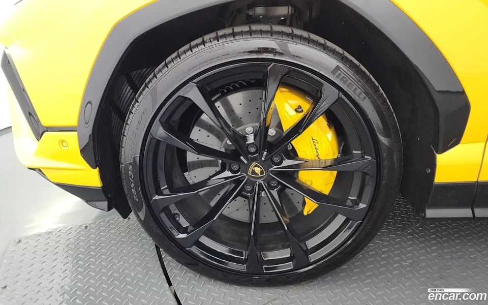 Lamborghini Urus 4.0 V8 S 2023 — thumbnail 2