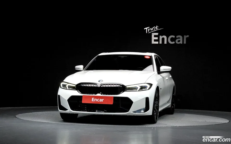 BMW 3 Series 330e M 2023 — миниатюра 3