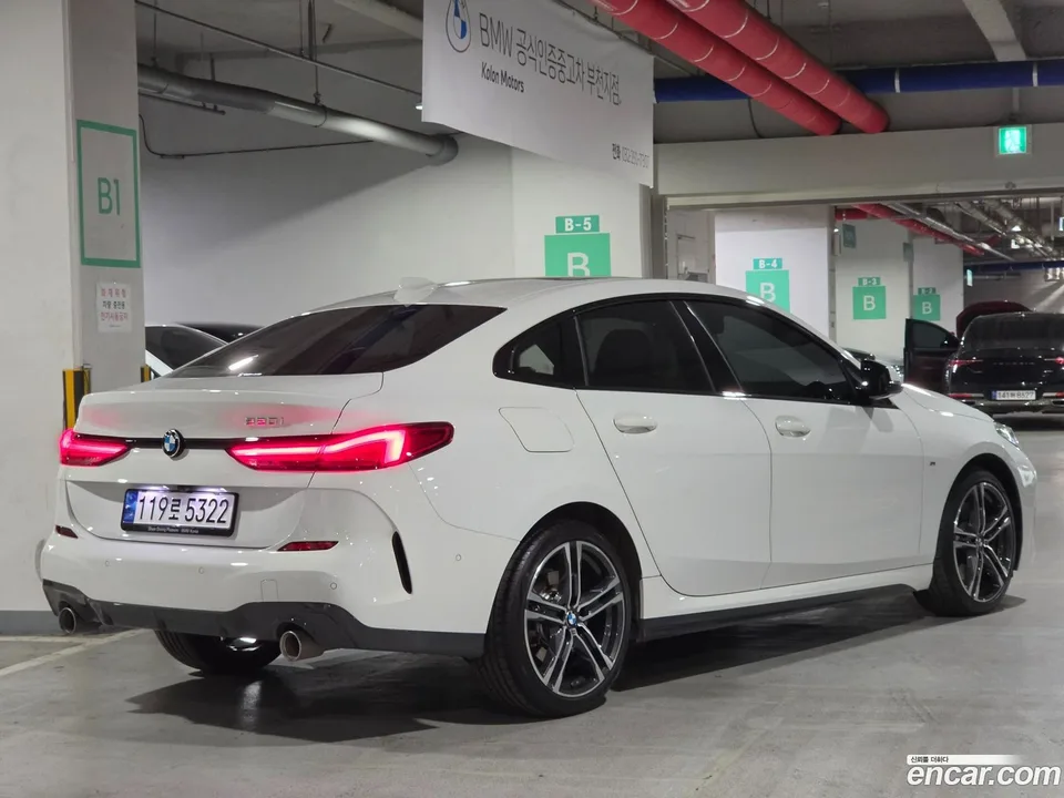 BMW 2 Series Gran Coupe 220i M 2022 — thumbnail 2