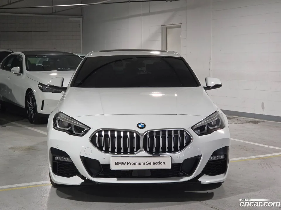 BMW 2 Series Gran Coupe 220i M 2022 — thumbnail 3