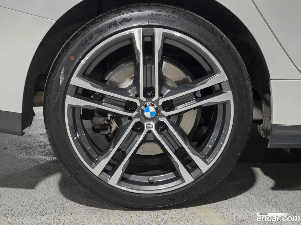 BMW 2 Series Gran Coupe 220i M 2022 — thumbnail 5