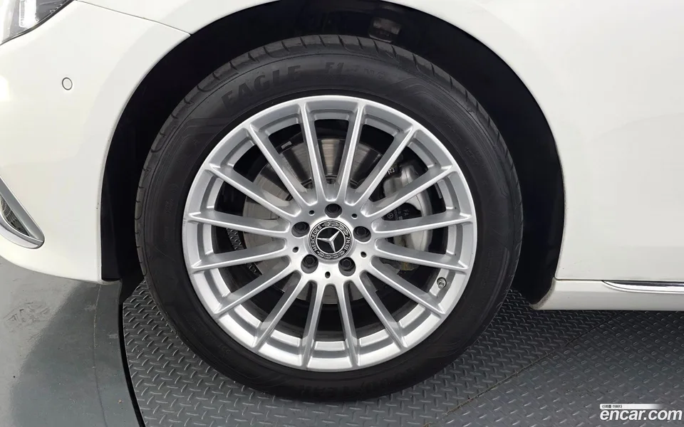 Mercedes-Benz E-Class E250 2022 — thumbnail 2