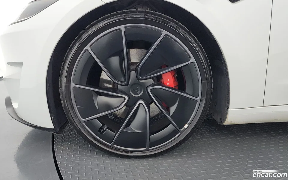 Tesla Model 3 AWD 2024 — миниатюра 2