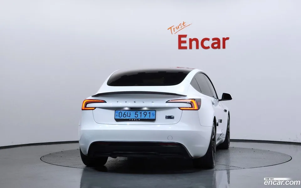 Tesla Model 3 AWD 2024 — миниатюра 4