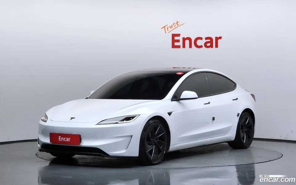 Tesla Model 3 AWD 2024 — photo 1, buy with delivery to Moscow