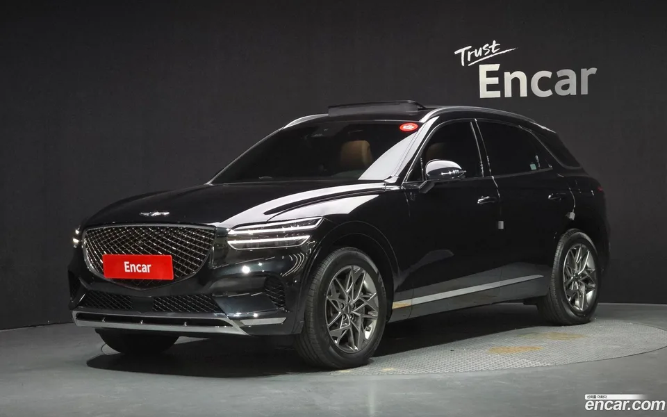 Genesis GV70 2.5T AWD 2023 — photo 1, buy with delivery to Moscow
